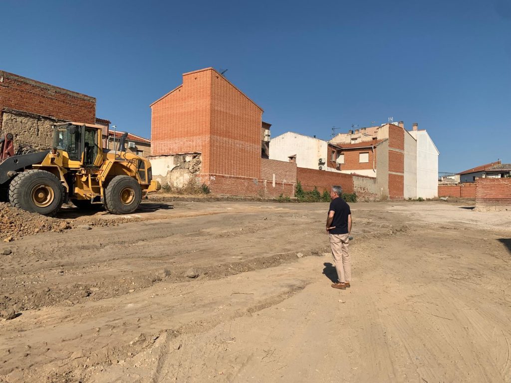 Comienzan las obras del nuevo aparcamiento municipal en la Calle Agua para mejorar el estacionamiento en Bargas