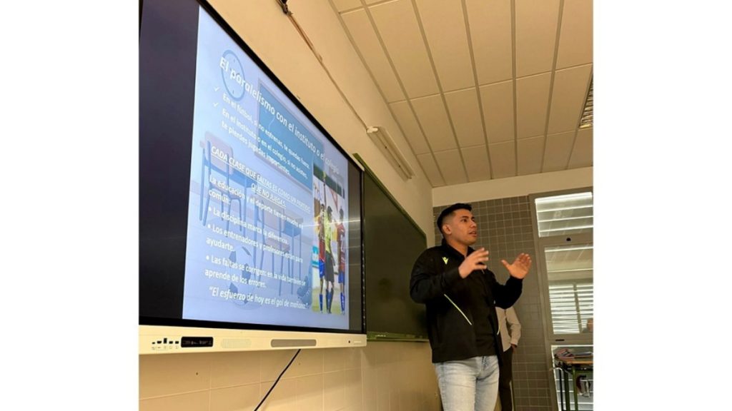 Un vecino de Seseña lleva su formación académica hasta un congreso internacional en Canarias