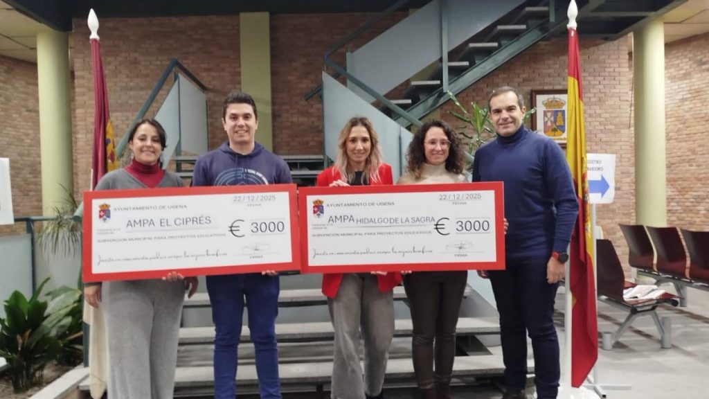 El Ayuntamiento de Ugena hace entrega de una subvención a las AMPAs del municipio