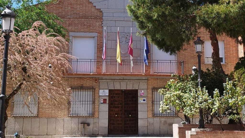 El Ayuntamiento de Alameda de la Sagra decreta tres días de luto por el asesinato machista y convoca un minuto de silencio
